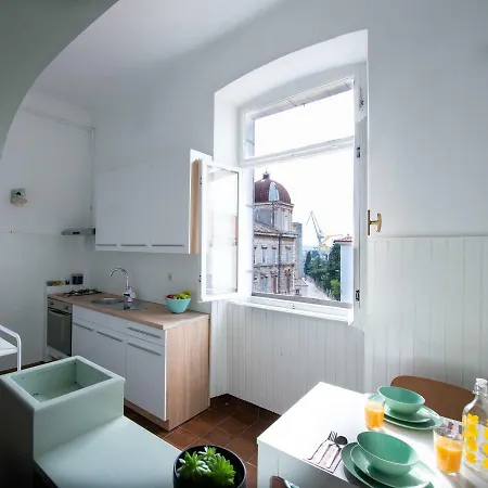 Bloom - City Center Apartman